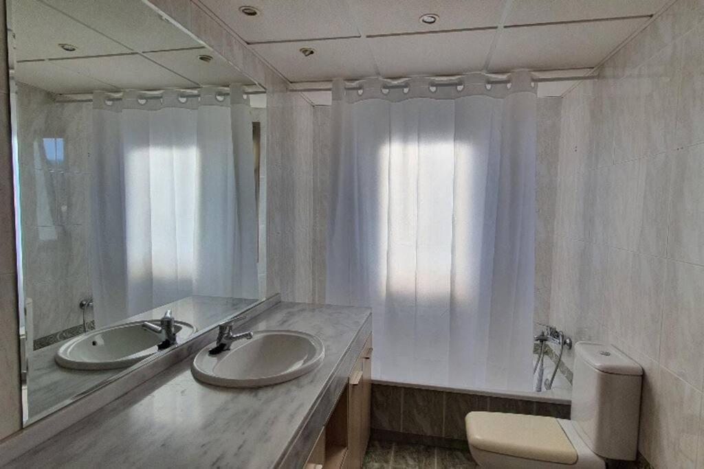 Gran piso en zona comercial Málaga Exterior foto